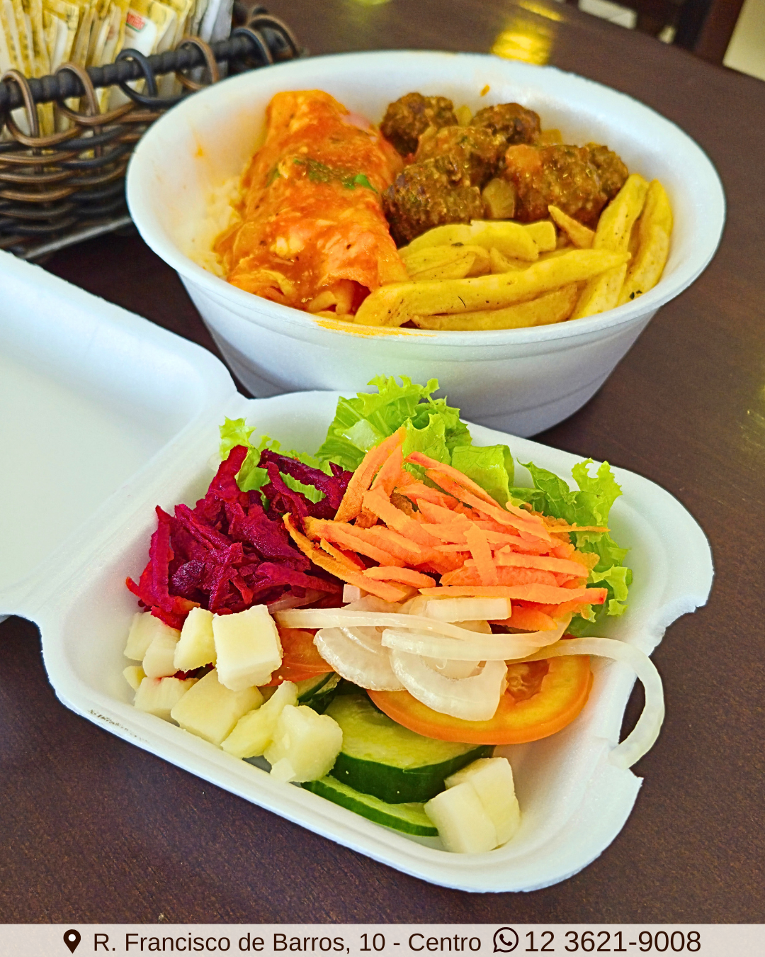 Marmita e salada fresca da Padaria Amoreiras em Taubaté